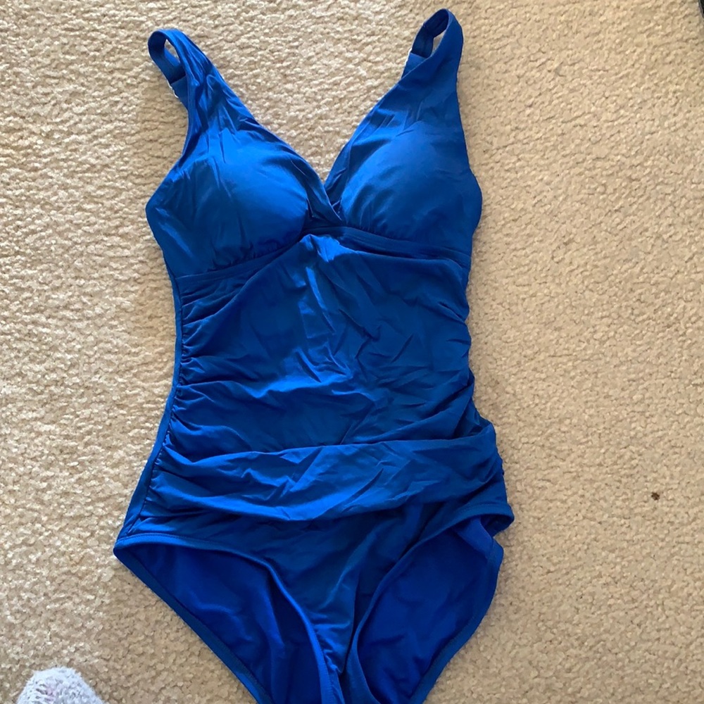 Swim suit - tummy control